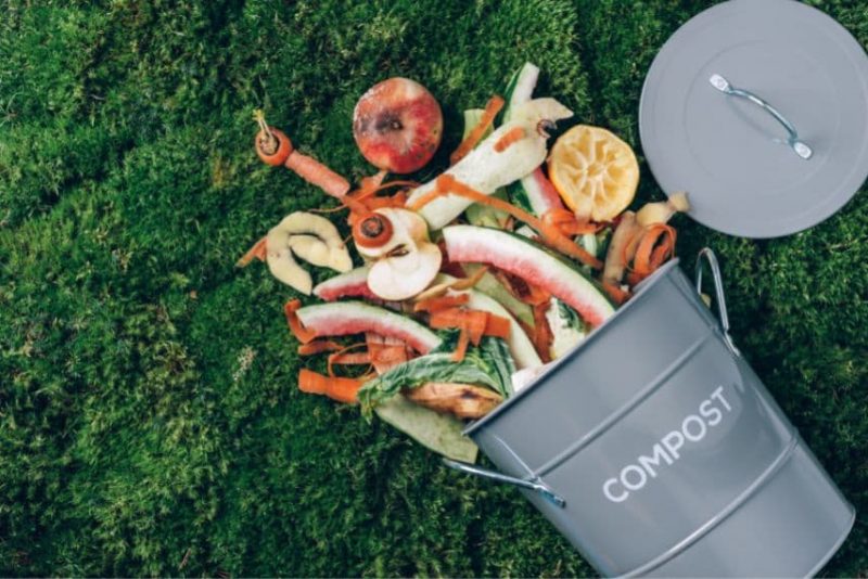 Seau à compost (bio-seau) l'indispensable pour faciliter sa mise
