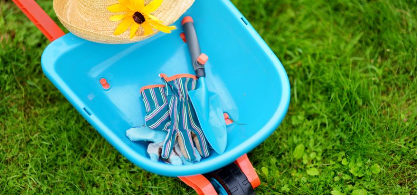 savoir choisir les bons outils de jardinage pour les enfants